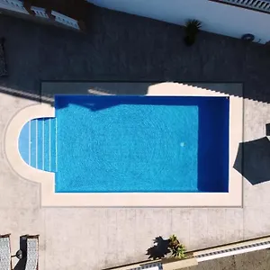 https://villa-el-palomar-azul.1costadelsol.com
