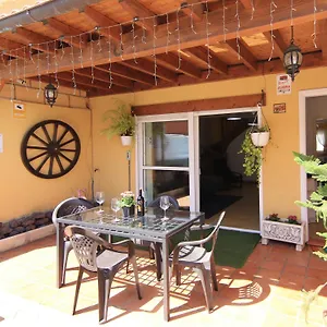 https://casa-vazquez.adeje-hotels.com